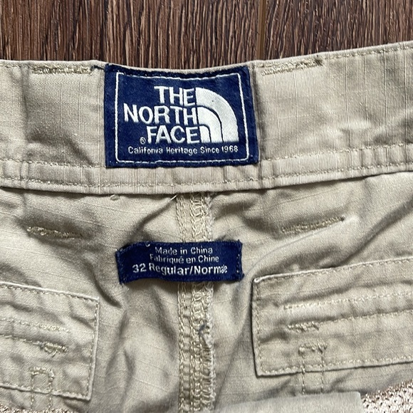 The North Face Men's Khaki Tan Cargo - Picture 2 of 4